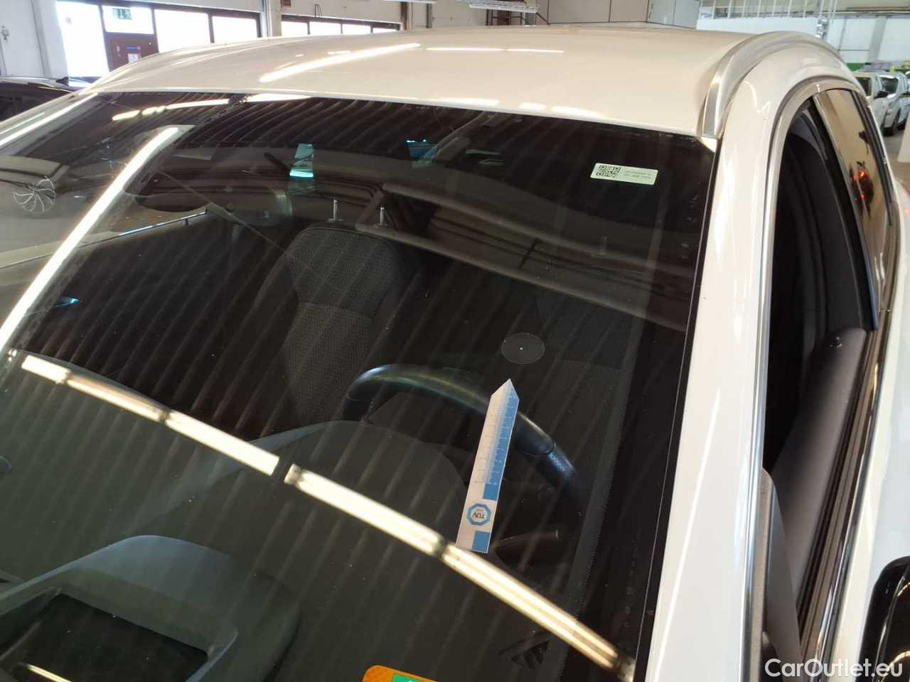 Opel  Insignia SPORTS Tourer 2.0 Diesel Aut. Business Automatic Diesel  40 #44