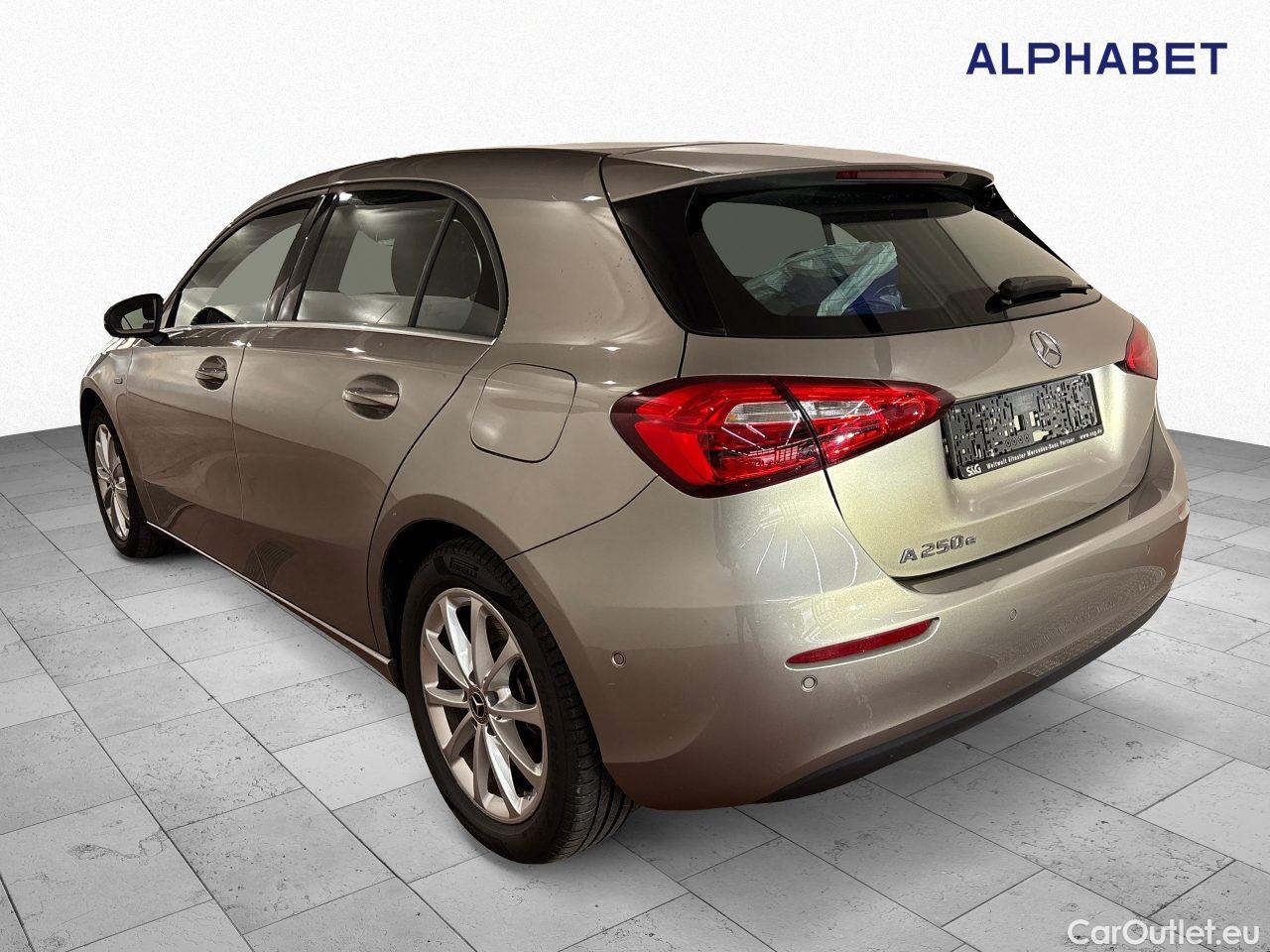 Mercedes  A-Klasse 250 e 8G-DCT Style - Automatic Petrol/Electric  48 #3