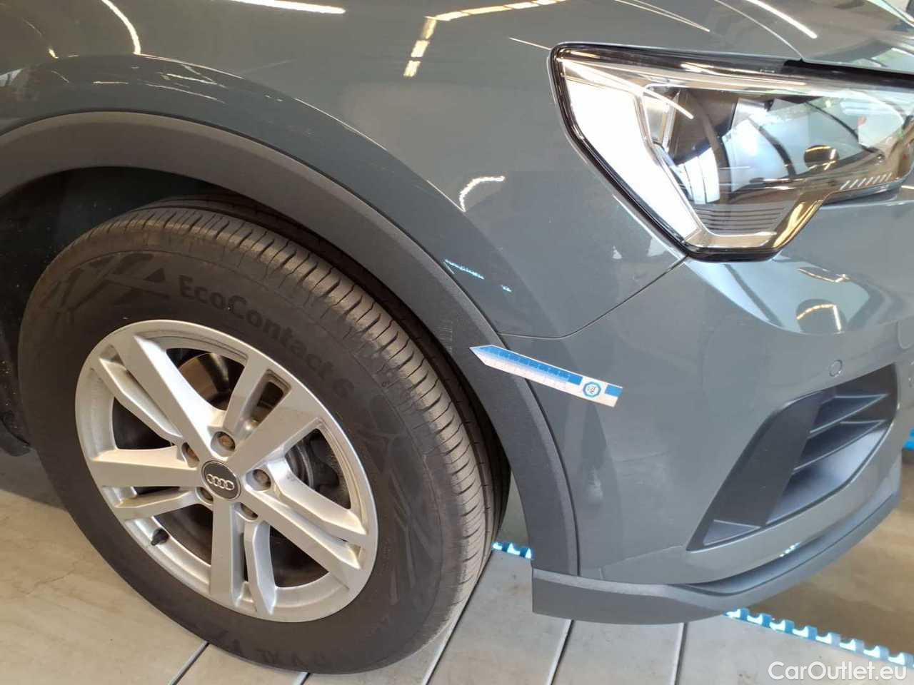 Audi  Q3 35 TDI S tronic - Automatic Diesel  54 #31