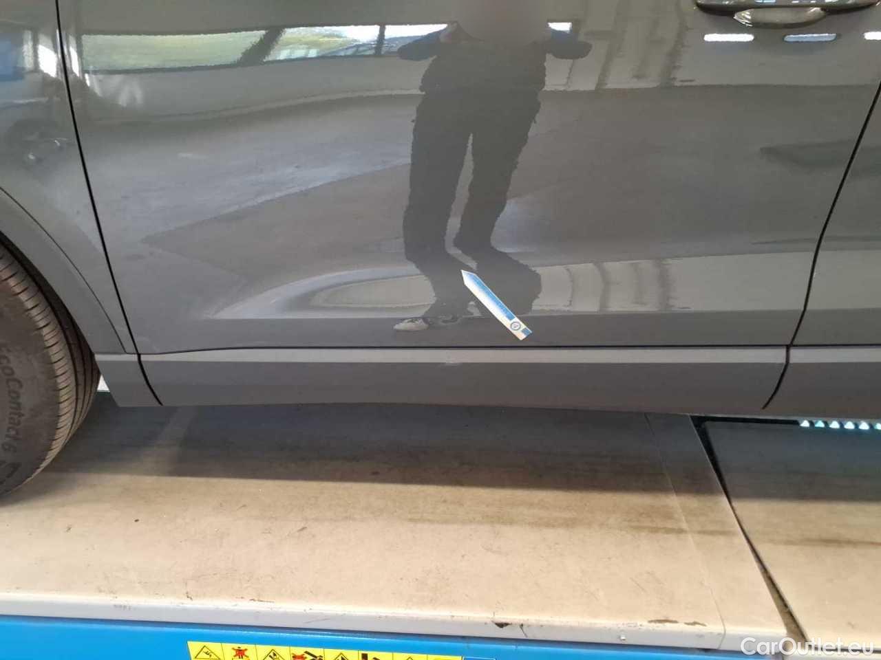 Audi  Q3 35 TDI S tronic - Automatic Diesel  54 #48