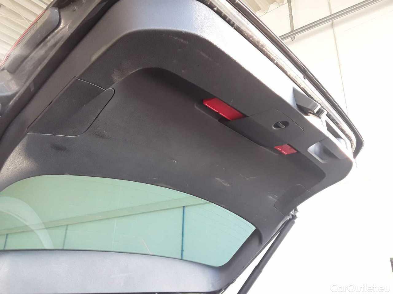 Volkswagen  Passat Variant 2.0 TDI SCR DSG Business Automatic Diesel  55 #35