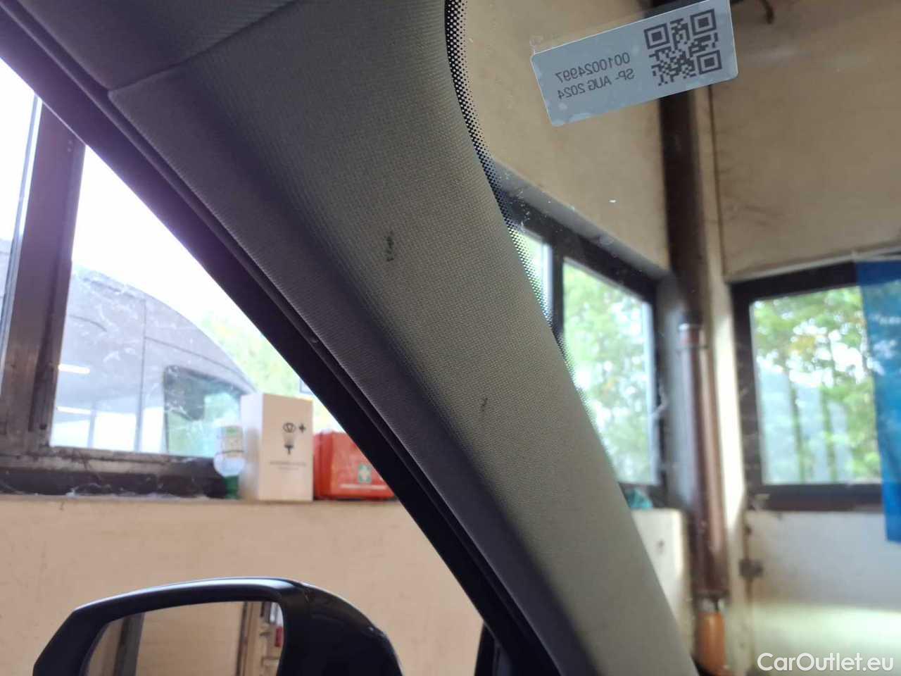 Audi  Q3 35 TDI S tronic - Automatic Diesel  54 #28