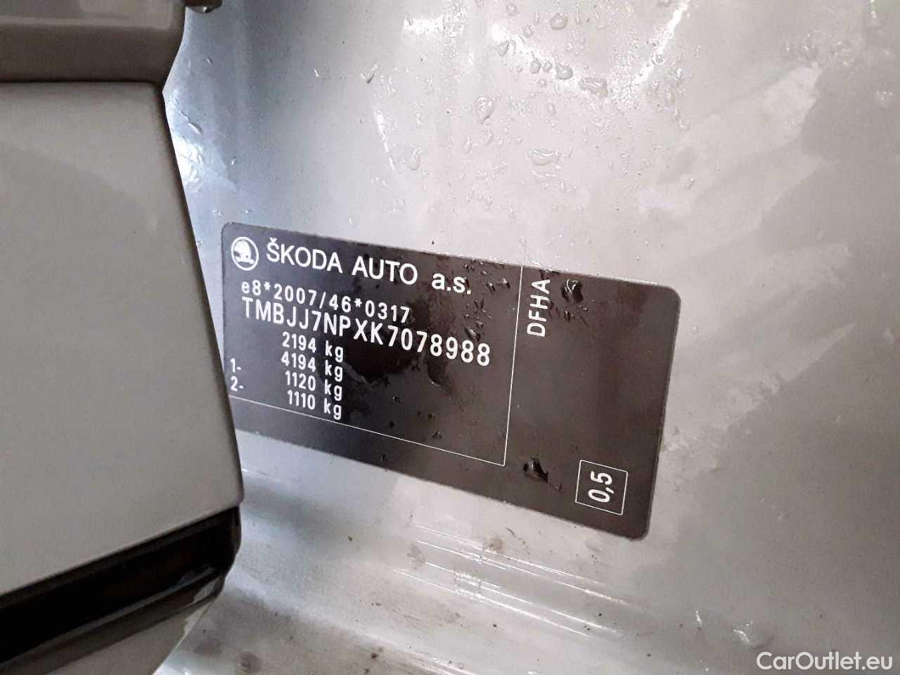 Skoda  Superb Combi 2.0 TDI DSG SportLine Automatic Diesel  41 #11