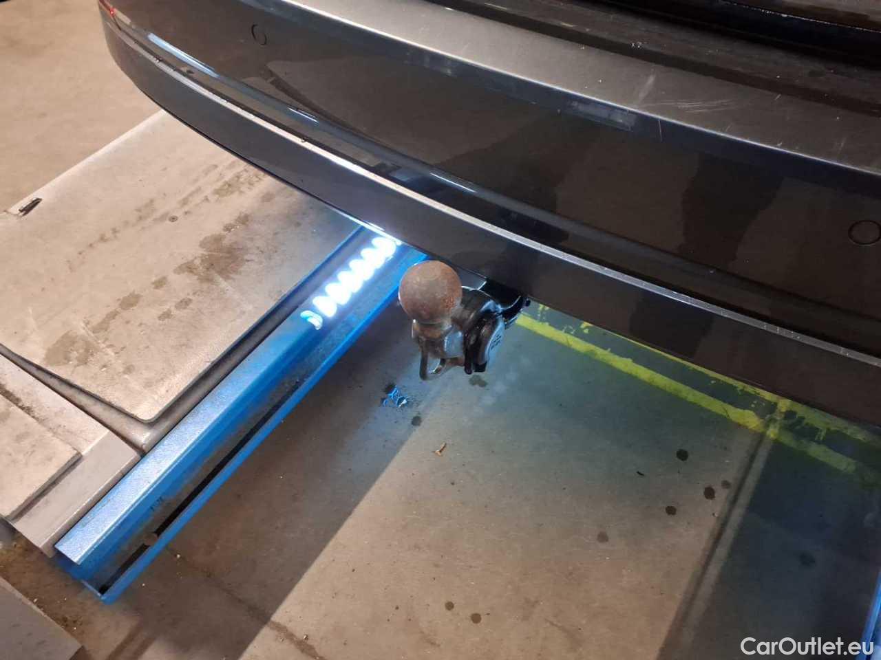 Skoda  Octavia Combi 2.0 TDI DSG Style Automatic Diesel  56 #28