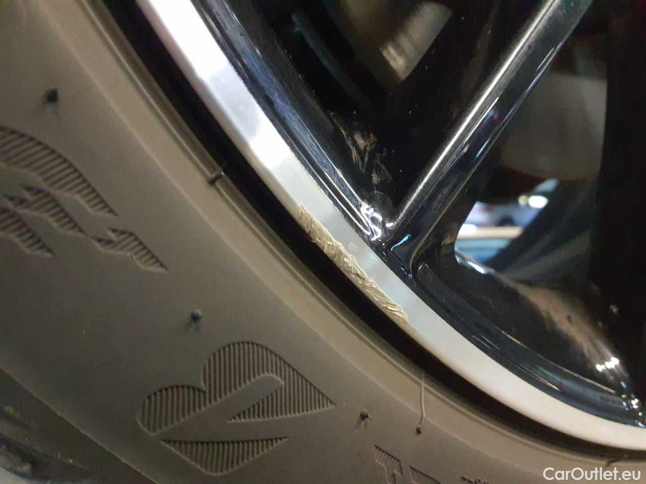 Mercedes  CLA-Klasse 250 e 8G-DCT AMG Line Automatic Petrol/Electric  47 #39