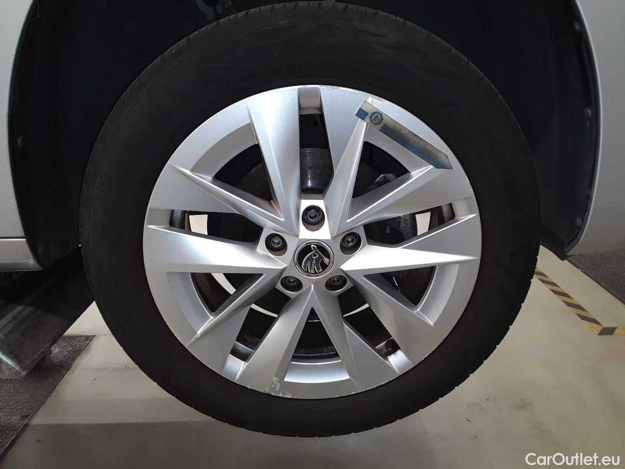 Skoda  Octavia Combi 2.0 TDI DSG First Edition Automatic Diesel  74 #27