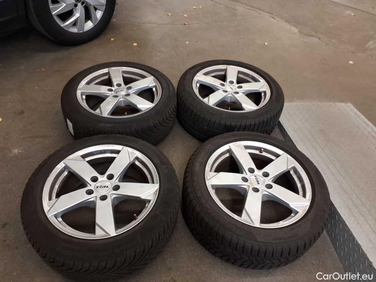 Audi  A4 Avant 40 TDI S tronic Automatic Diesel/Electric  76 #11