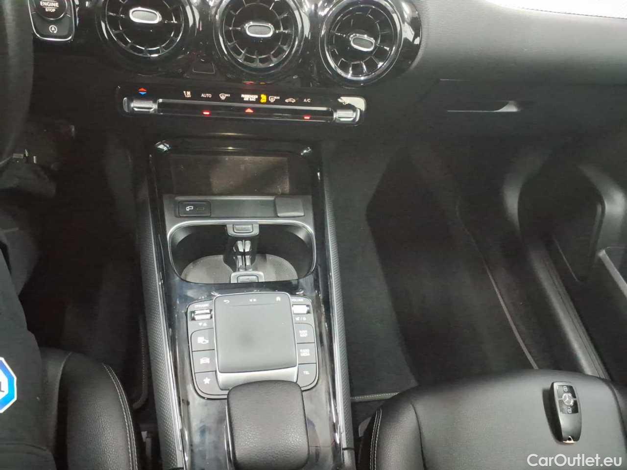 Mercedes  GLA 180 d 8G-DCT - Automatic Diesel  72 #15