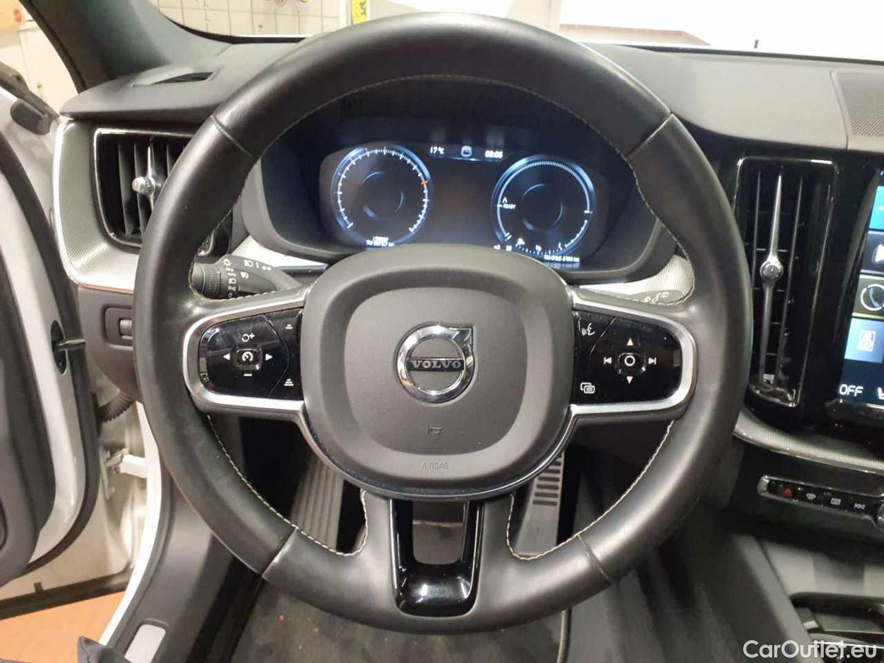 Volvo  XC60 T6 AWD Recharge Geartronic R-Design Automatic Petrol/Electric  60 #23