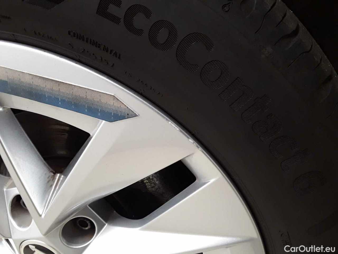 Skoda  Octavia Combi 2.0 TDI DSG First Edition Automatic Diesel  74 #29