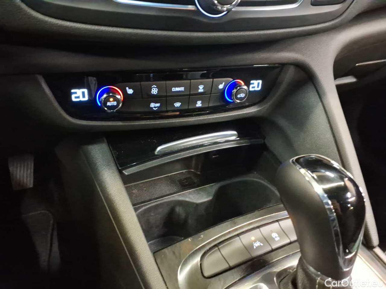 Opel  Insignia SPORTS Tourer 1.5 Diesel Automatik Business Automatic Diesel  66 #16