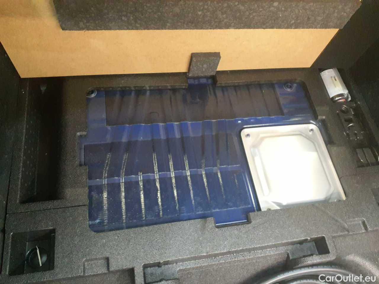 Skoda  Superb Combi 1.4 TSI iV DSG Style Automatic Petrol/Electric  67 #23