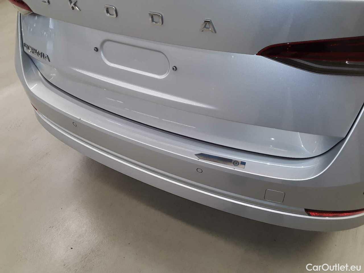 Skoda  Octavia Combi 2.0 TDI DSG First Edition Automatic Diesel  74 #24