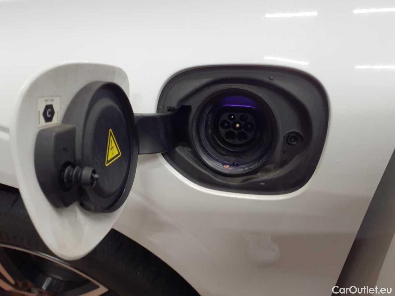 Volvo  XC60 T6 AWD Recharge Geartronic R-Design Automatic Petrol/Electric  60 #20