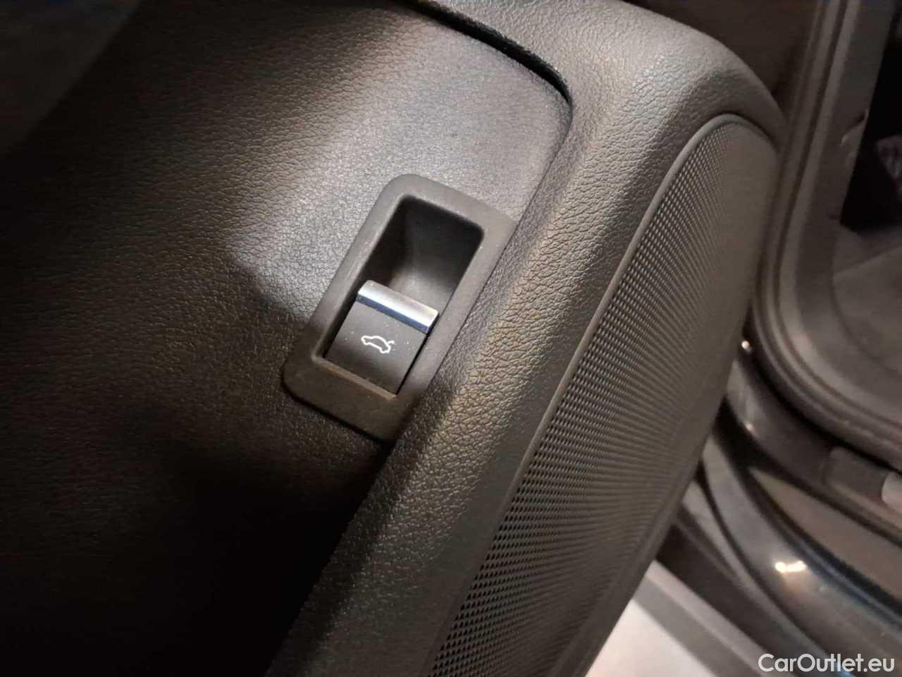 Audi  A4 Avant 40 TDI S tronic Automatic Diesel/Electric  76 #20