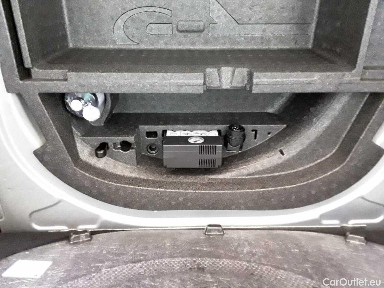 Skoda  Octavia Combi 2.0 TDI DSG First Edition Automatic Diesel  74 #17