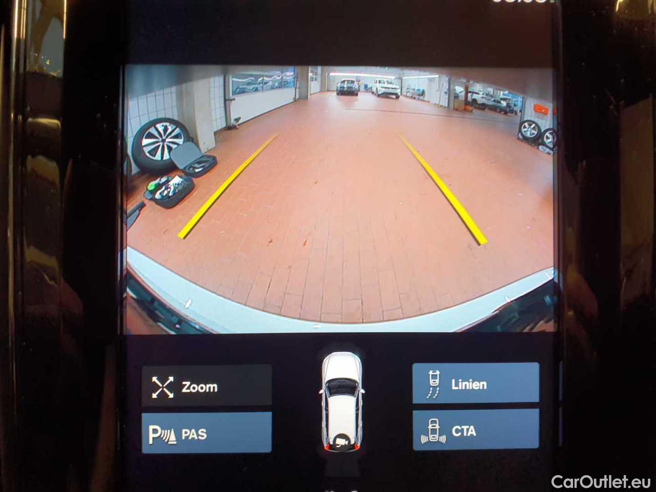 Volvo  XC60 T6 AWD Recharge Geartronic R-Design Automatic Petrol/Electric  60 #25