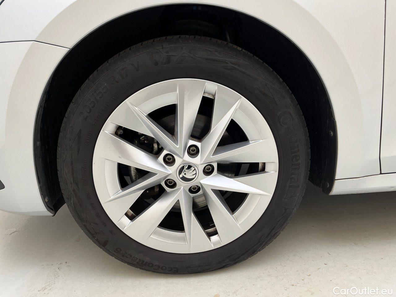 Skoda  Octavia Combi 2.0 TDI DSG First Edition Automatic Diesel  74 #10