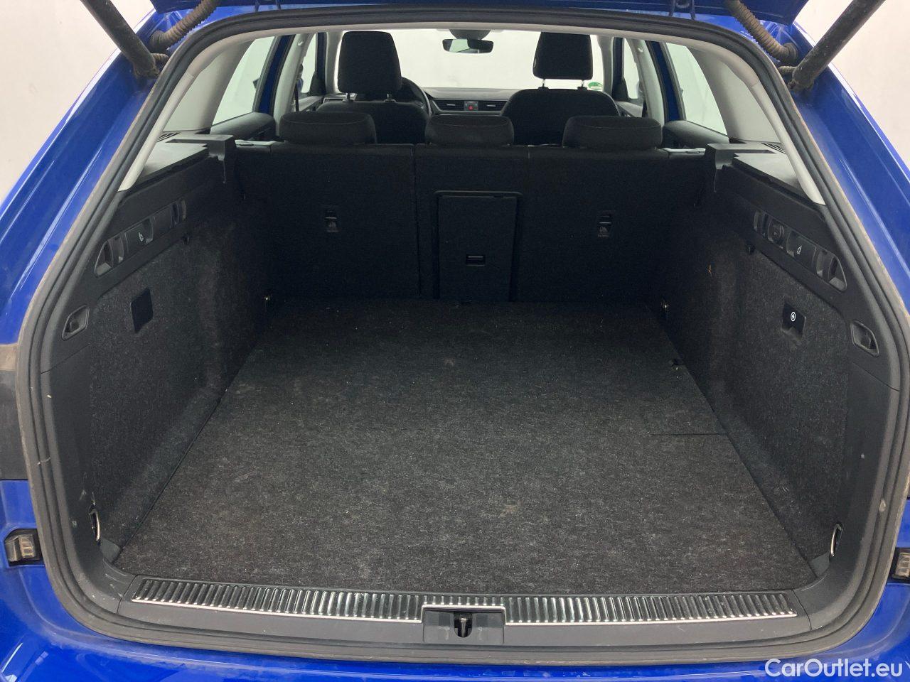 Skoda  Superb Combi 1.4 TSI iV DSG Style Automatic Petrol/Electric  67 #5