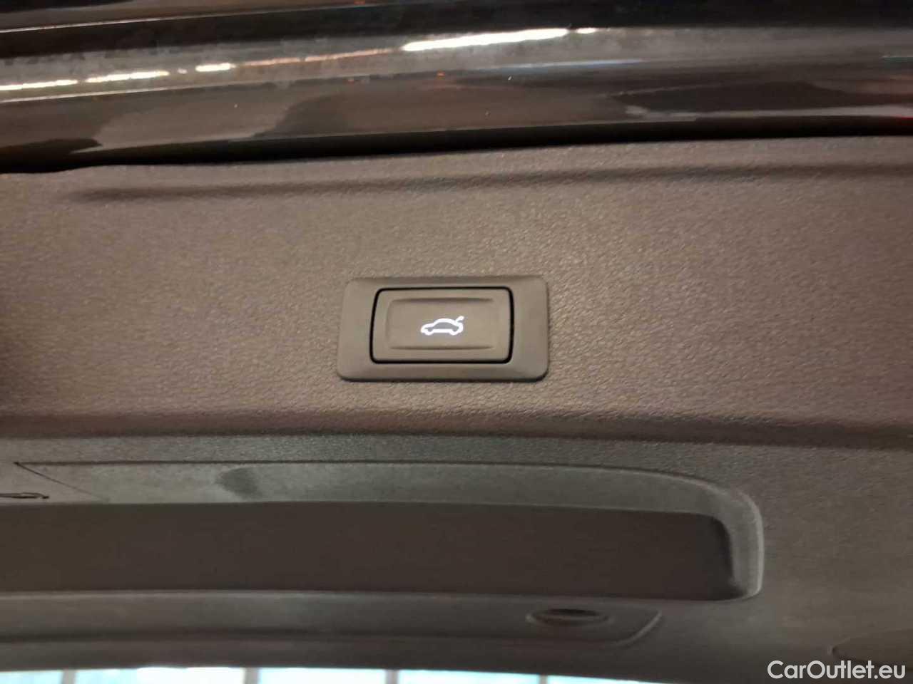 Audi  A4 Avant 40 TDI S tronic Automatic Diesel/Electric  76 #30