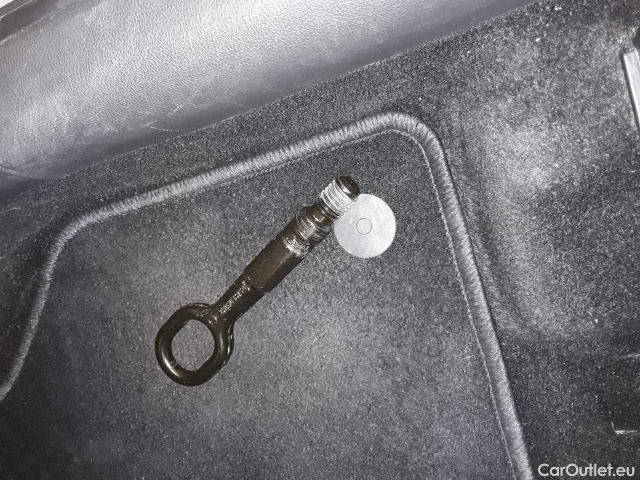 Skoda  Octavia Combi 2.0 TDI DSG First Edition Automatic Diesel  74 #14