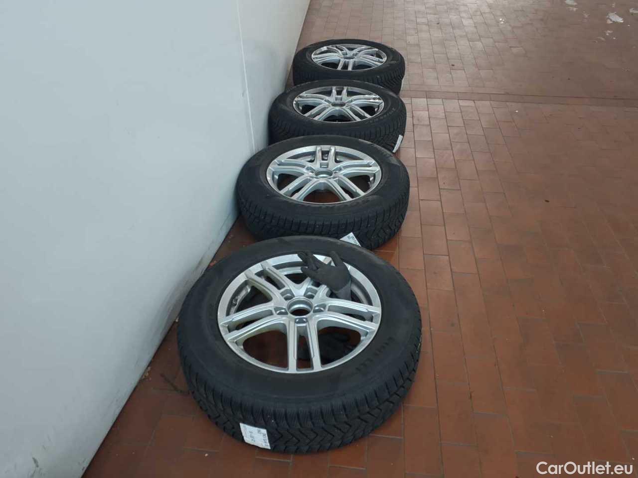 Mercedes  GLA 180 d 8G-DCT - Automatic Diesel  72 #11