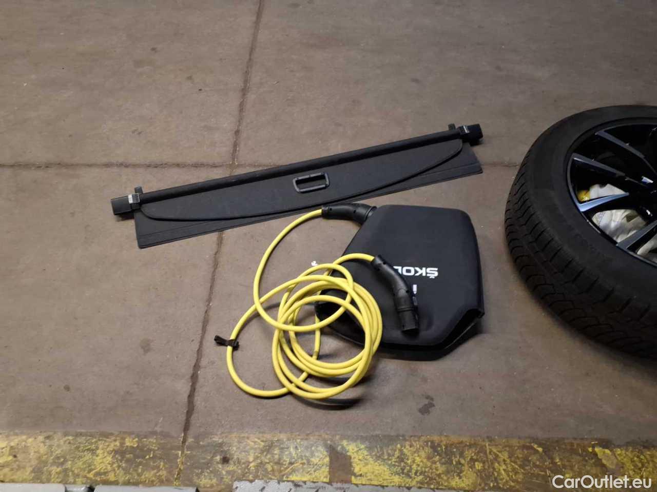 Skoda  ENYAQ iV 80 - Automatic Electric  78 #25