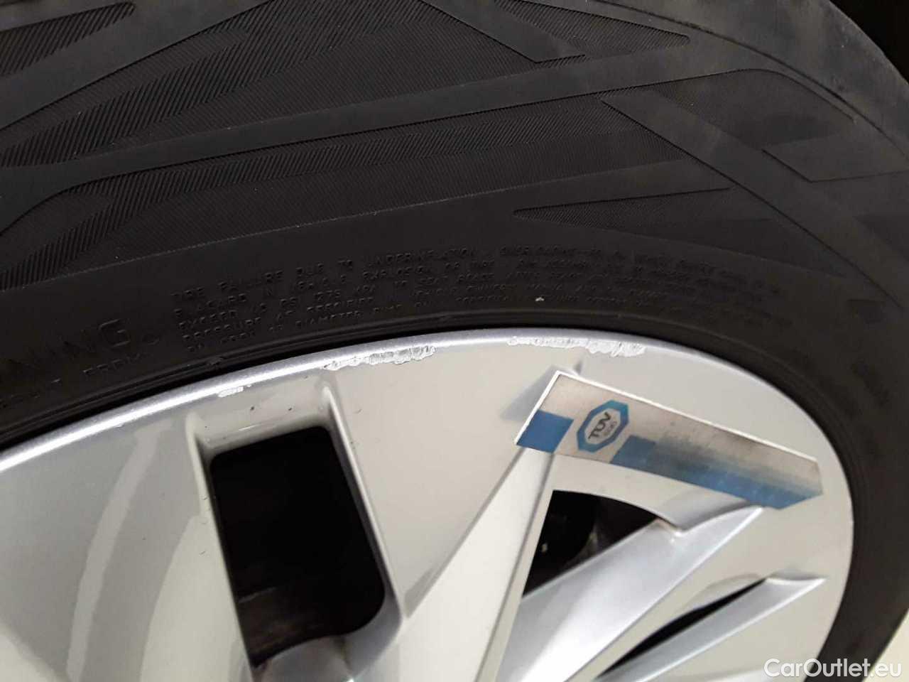 Skoda  Octavia Combi 2.0 TDI DSG First Edition Automatic Diesel  74 #28