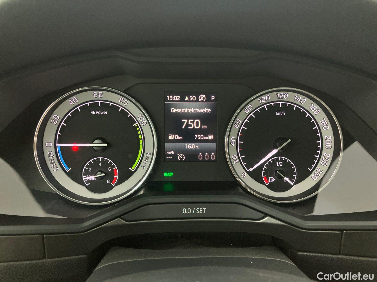 Skoda  Superb Combi 1.4 TSI iV DSG Style Automatic Petrol/Electric  67 #8