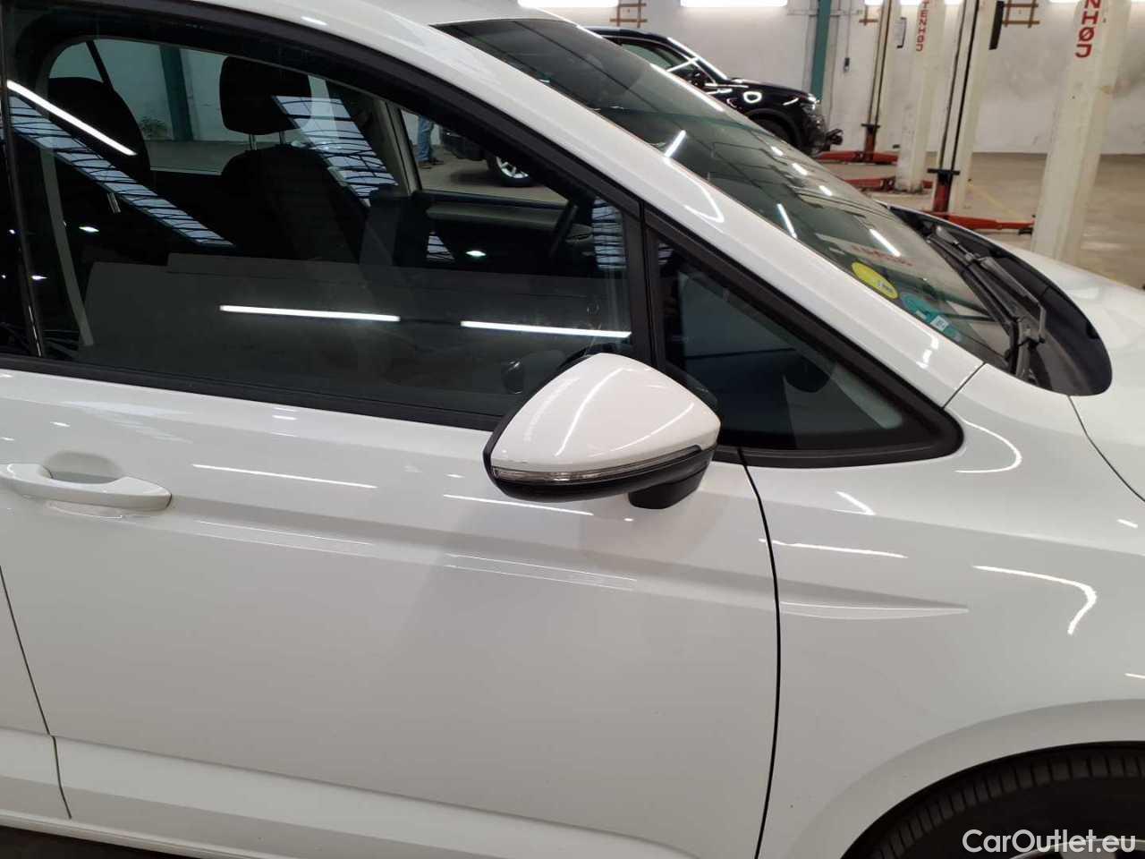 Volkswagen  Touran 2.0 TDI SCR Comfortline Manual Diesel  70 #32