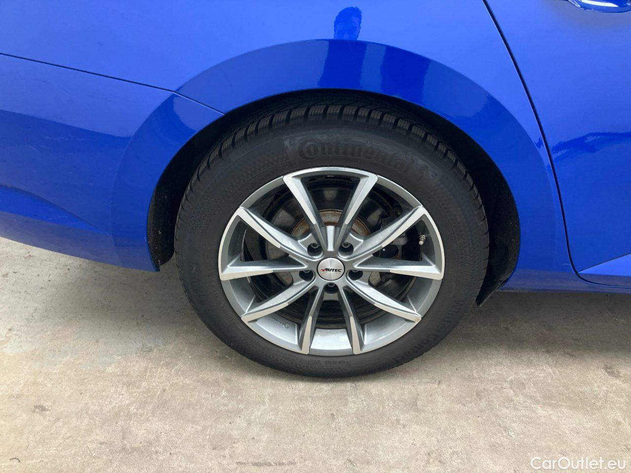 Skoda  Superb Combi 1.4 TSI iV DSG Style Automatic Petrol/Electric  67 #10