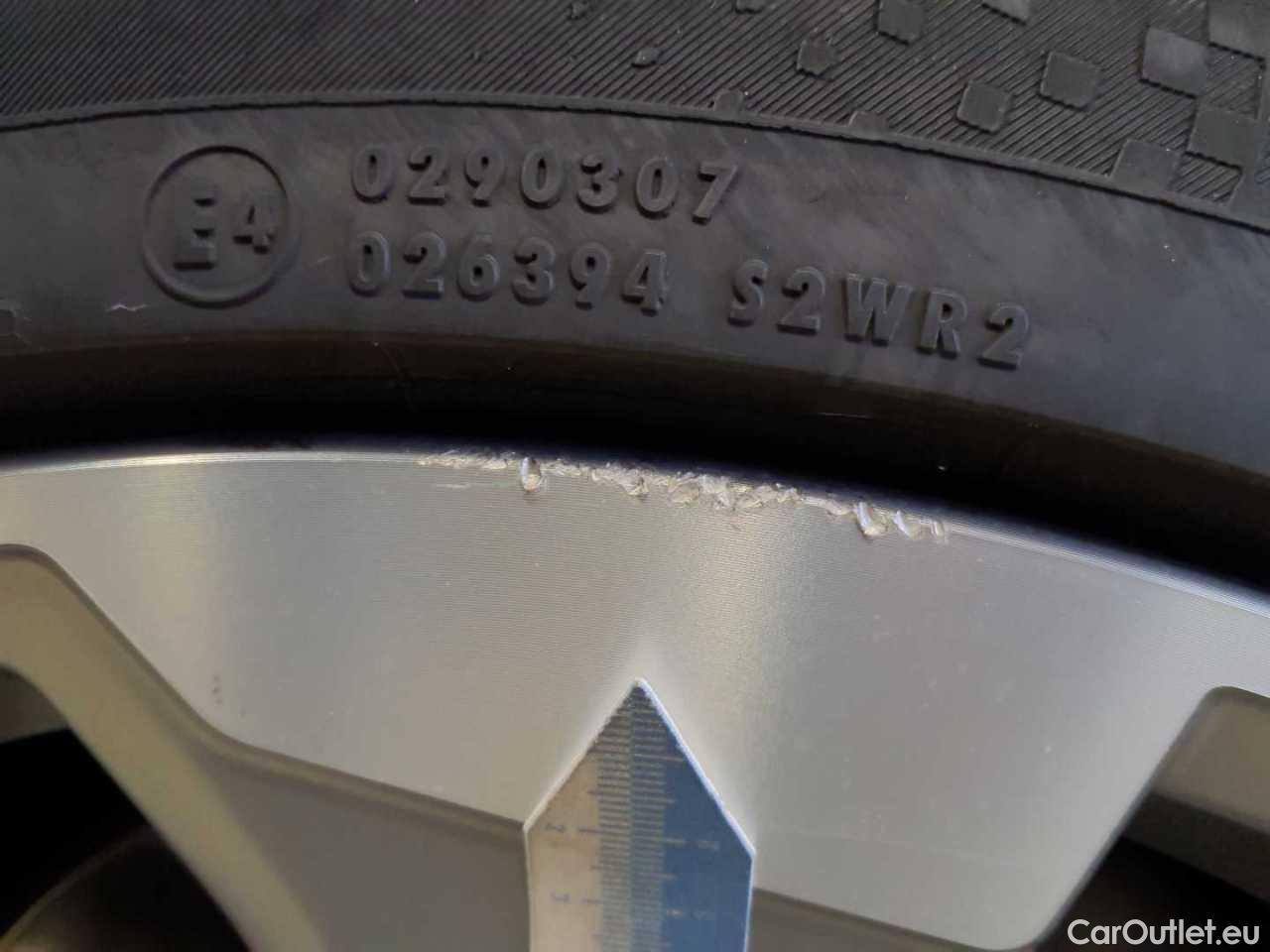 Audi  A4 Avant 50 TDI quattro tiptronic S line Automatic Diesel  69 #36