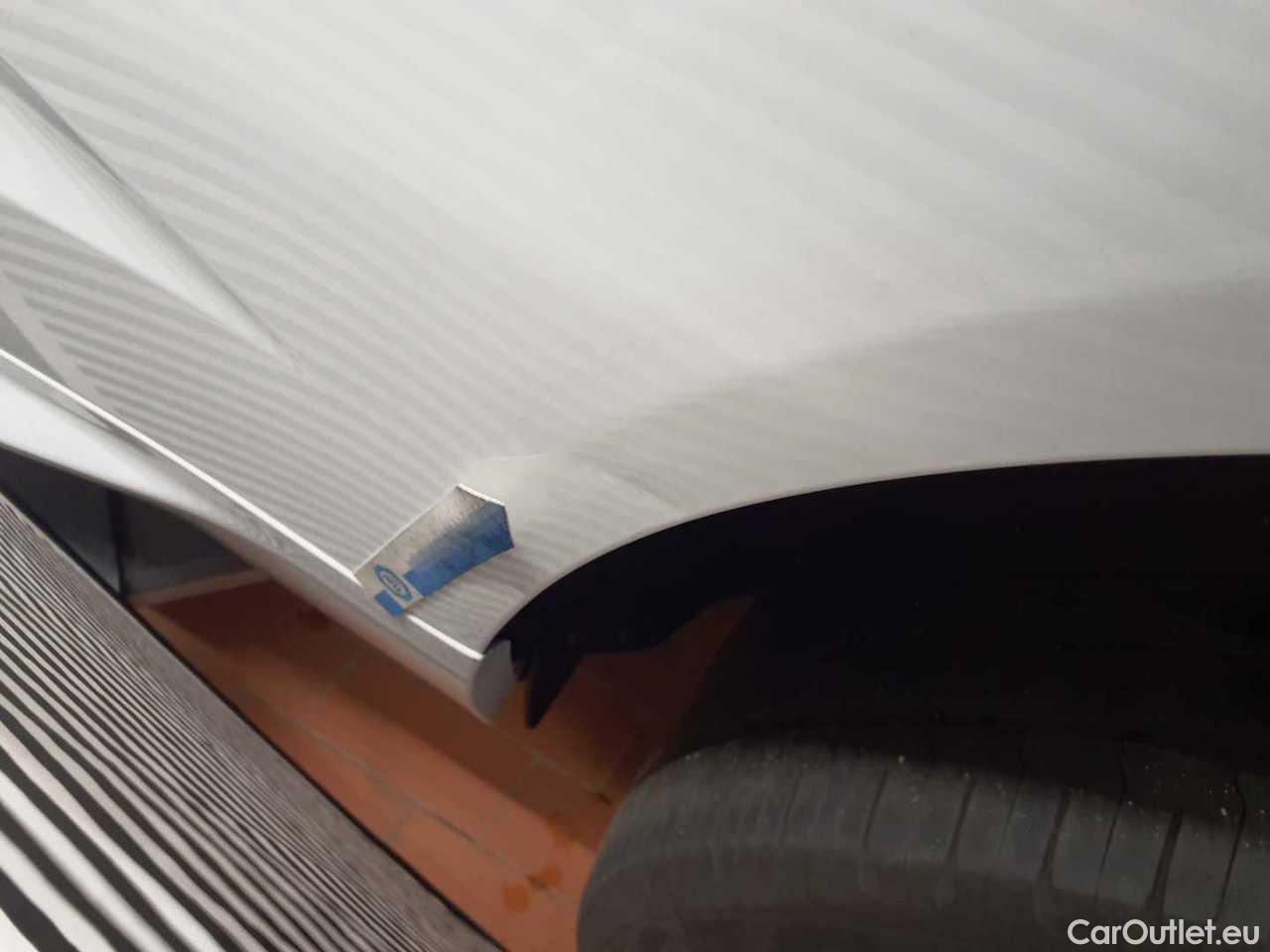 Volvo  XC60 T6 AWD Recharge Geartronic R-Design Automatic Petrol/Electric  60 #32