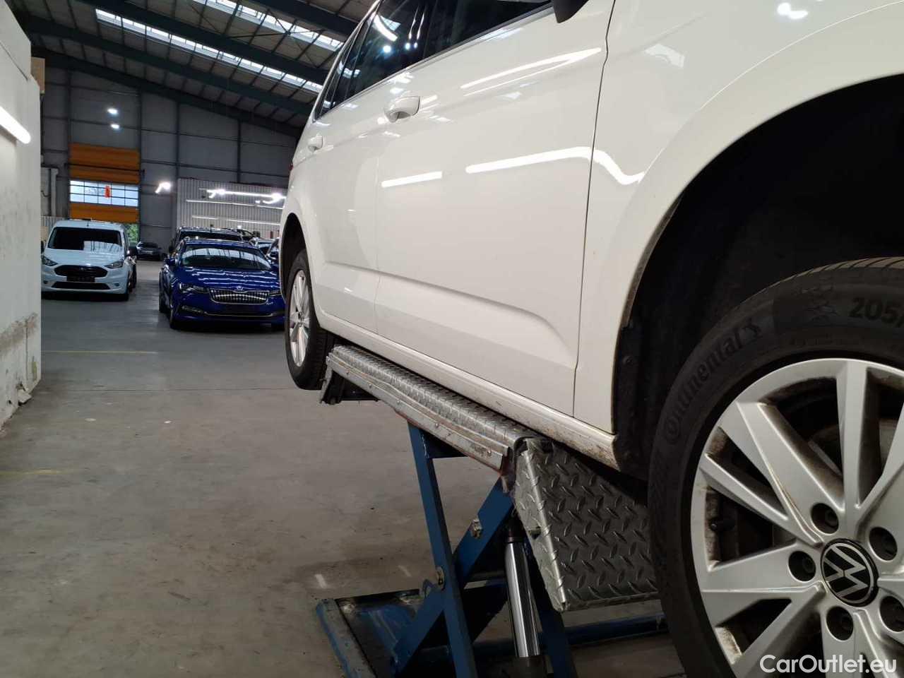 Volkswagen  Touran 2.0 TDI SCR Comfortline Manual Diesel  70 #19