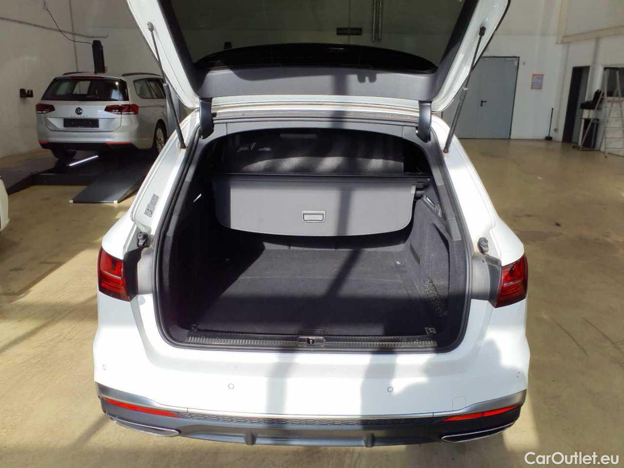 Audi  A4 Avant 50 TDI quattro tiptronic S line Automatic Diesel  69 #5