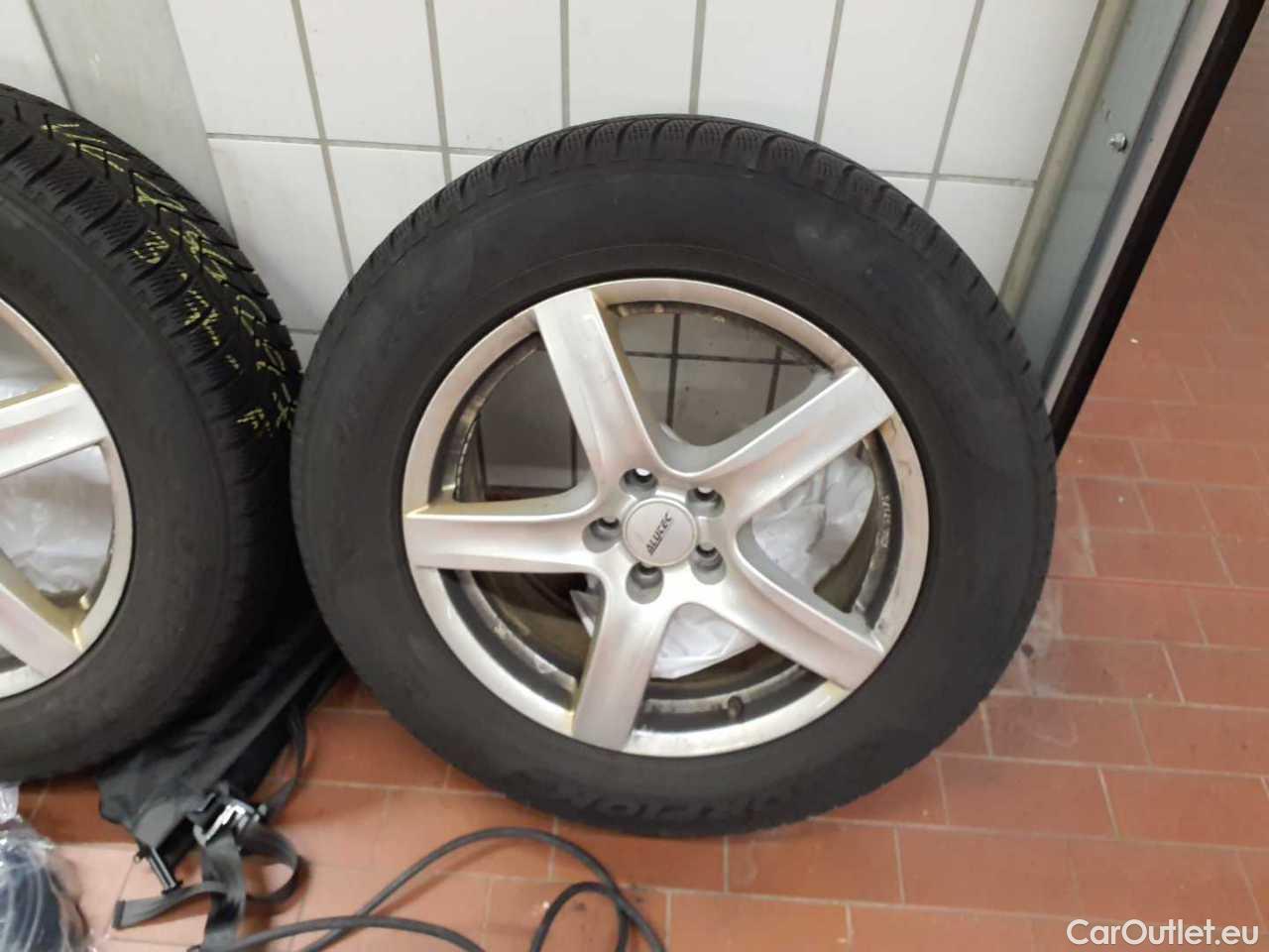 Volvo  XC60 T6 AWD Recharge Geartronic R-Design Automatic Petrol/Electric  60 #15