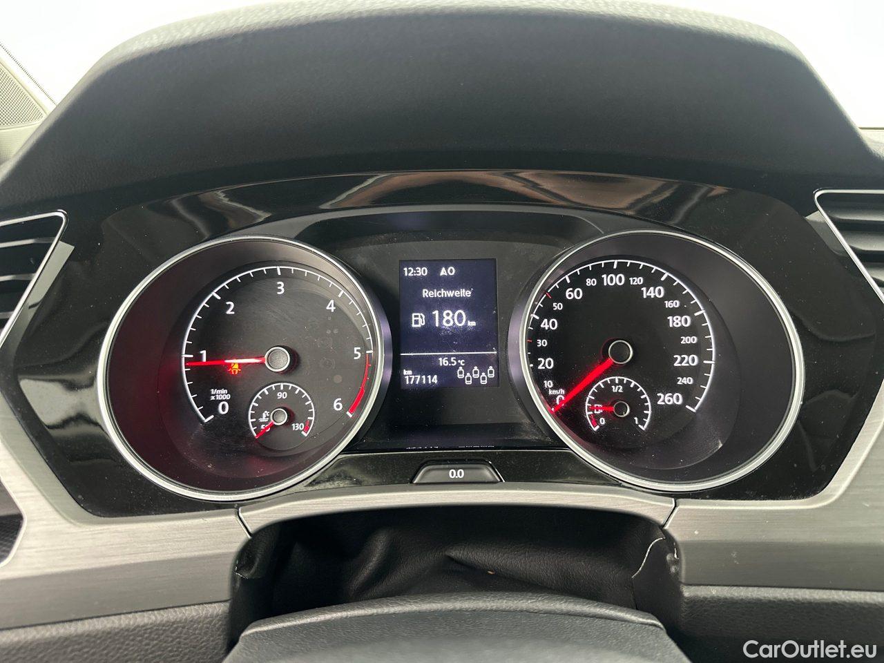 Volkswagen  Touran 2.0 TDI SCR Comfortline Manual Diesel  70 #8