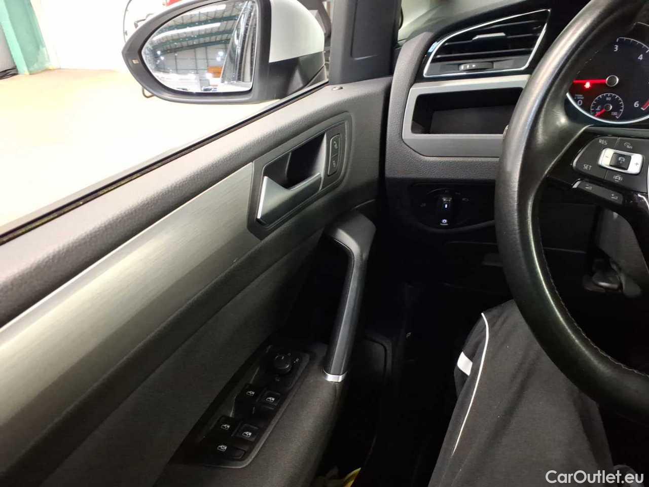 Volkswagen  Touran 2.0 TDI SCR Comfortline Manual Diesel  70 #15