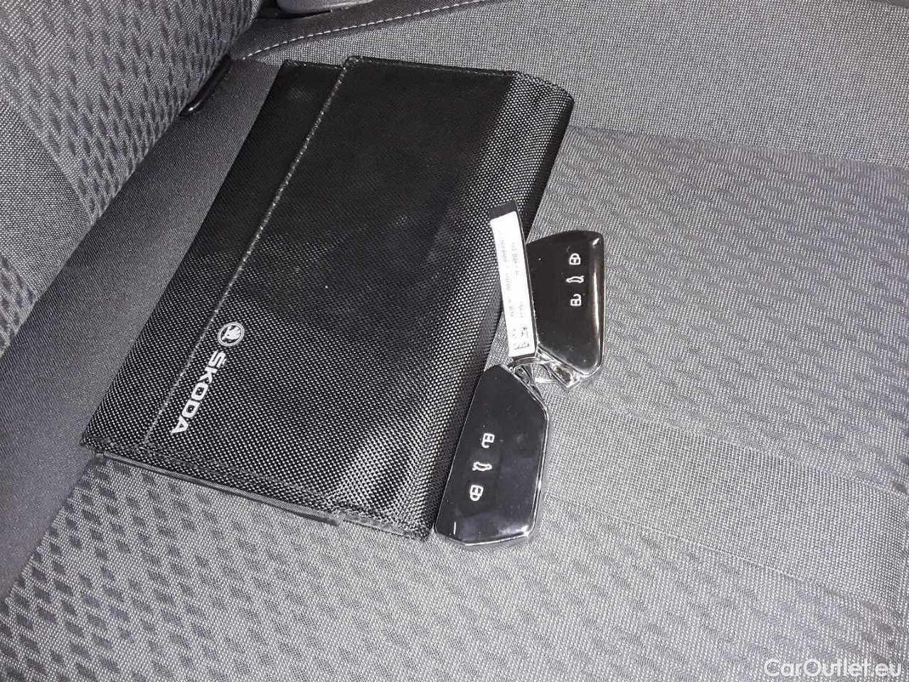 Skoda  Octavia Combi 2.0 TDI DSG First Edition Automatic Diesel  74 #20