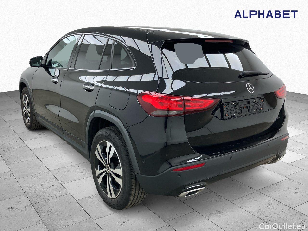 Mercedes  GLA 200 d 4Matic 8G-DCT Progressive Automatic Diesel  106 #3