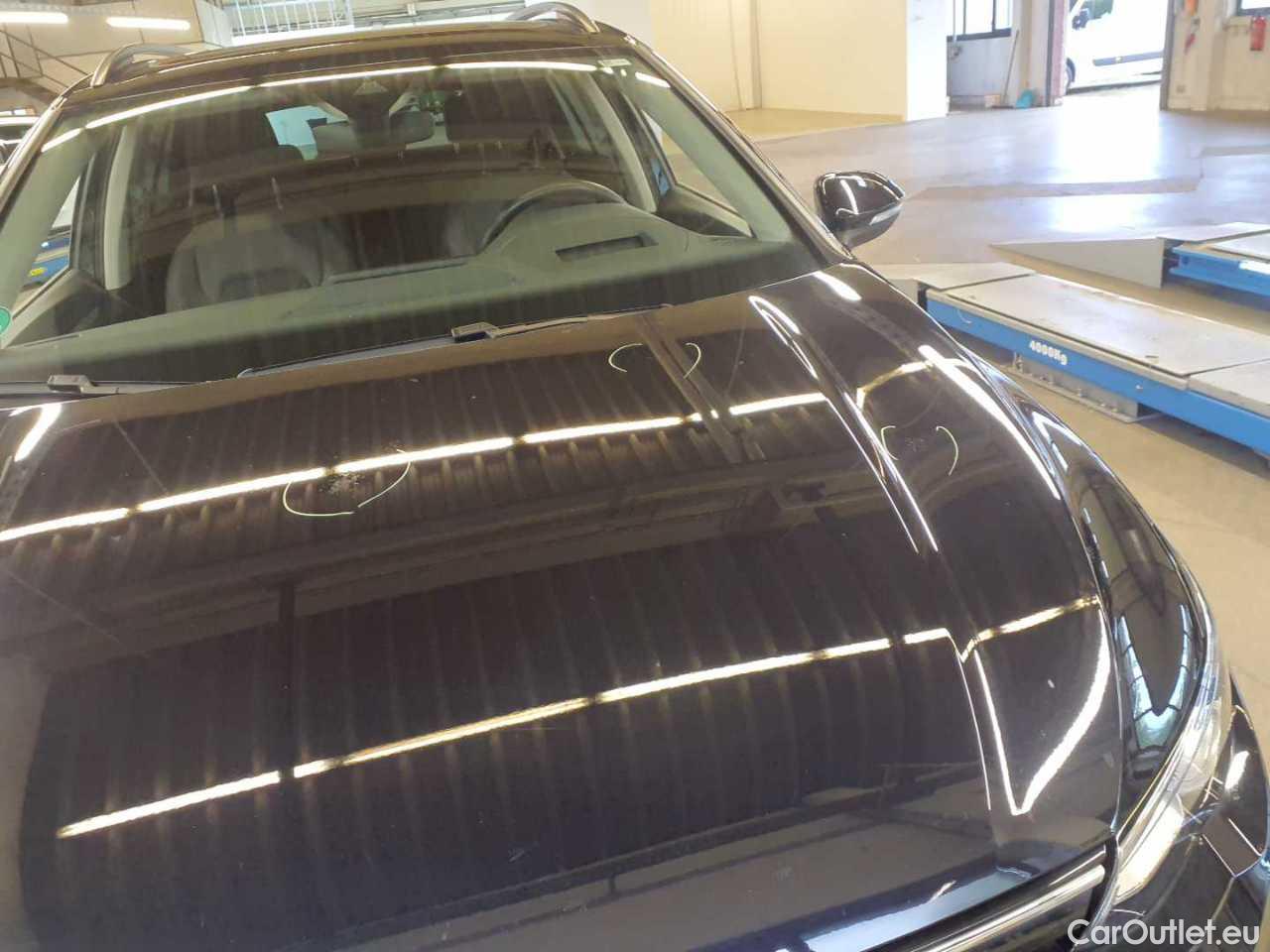 Volkswagen  Golf  Variant 2.0 TDI SCR Life Manual Diesel  97 #35