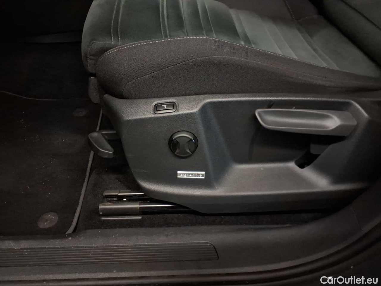 Volkswagen  Touran 2.0 TDI SCR DSG Comfortline Automatic Diesel  104 #19