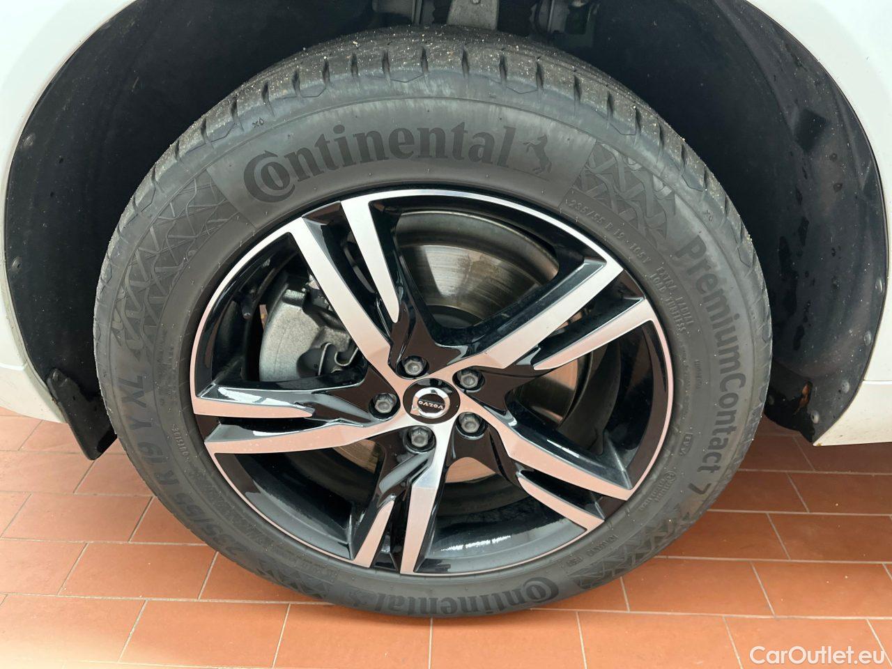 Volvo  XC60 T6 AWD Recharge Geartronic R-Design Automatic Petrol/Electric  102 #10