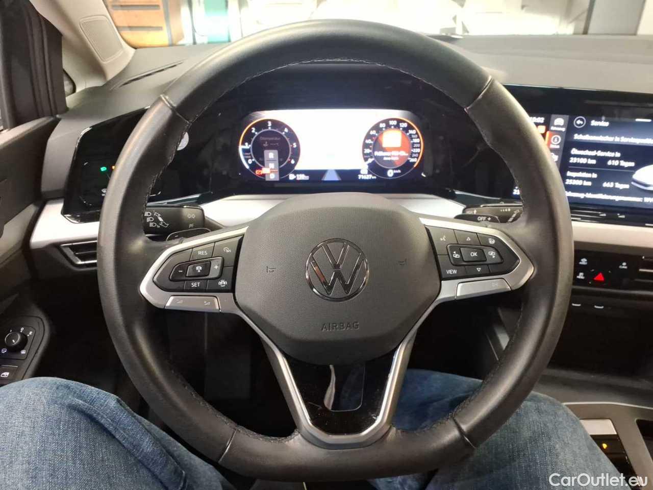 Volkswagen  Golf  Variant 2.0 TDI SCR DSG Life Automatic Diesel  96 #15