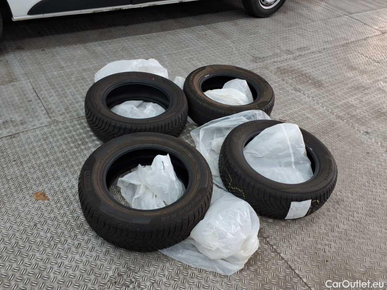 Audi  A4 Avant 30 TDI S tronic Automatic Diesel/Electric  88 #11