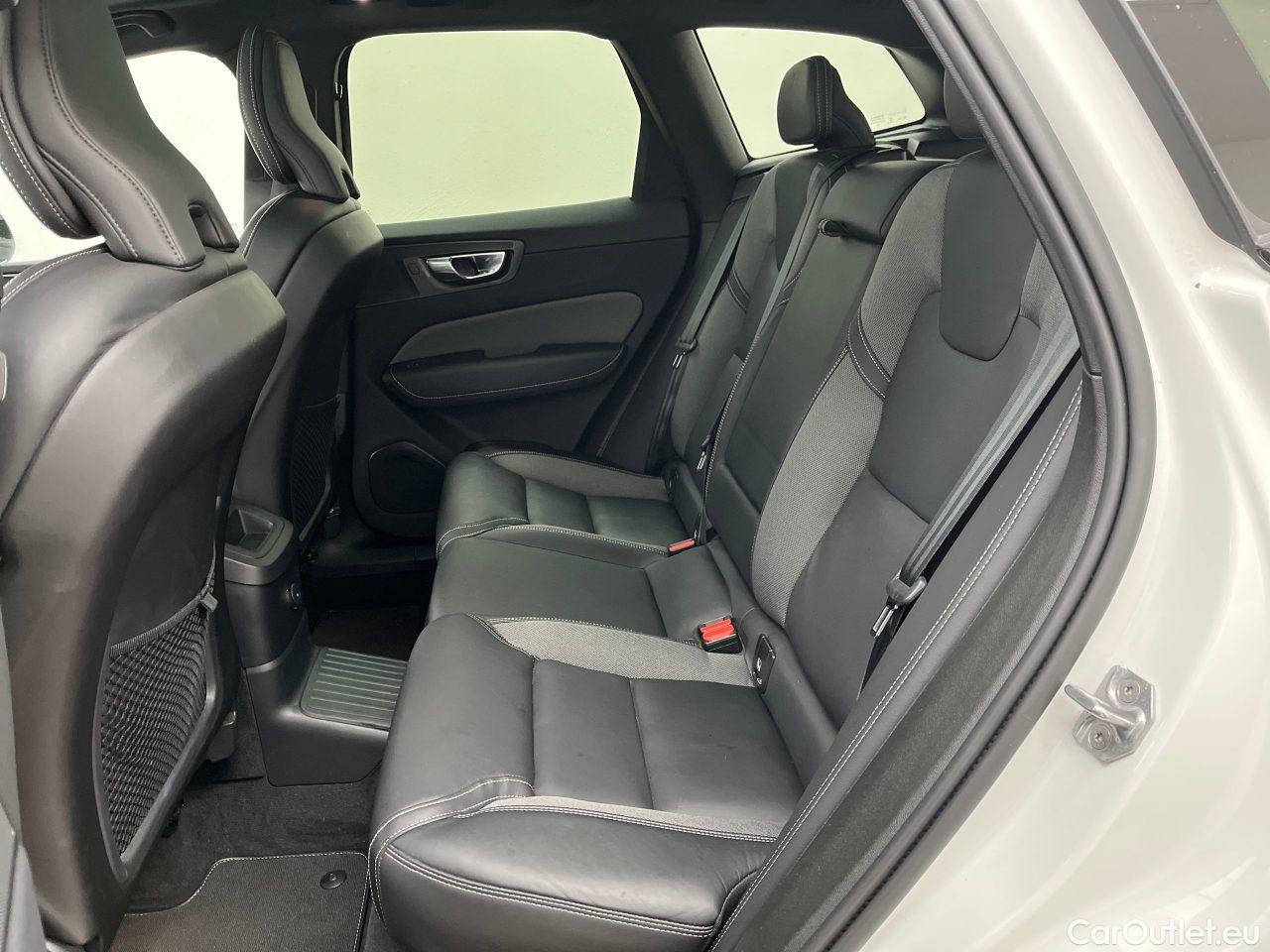 Volvo  XC60 T6 AWD Recharge Geartronic R-Design Automatic Petrol/Electric  102 #9