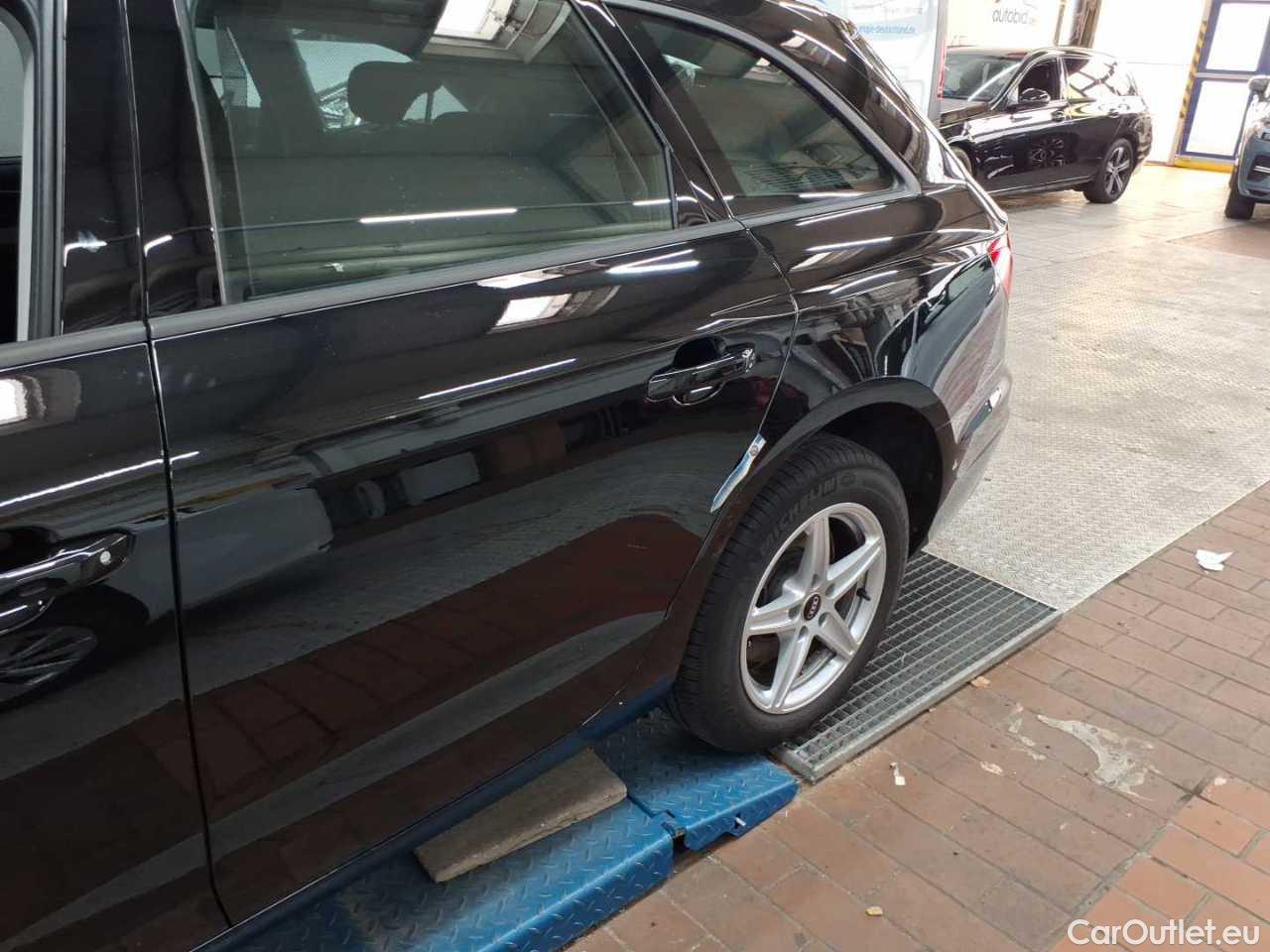 Audi  A4 Avant 30 TDI S tronic Automatic Diesel/Electric  88 #34