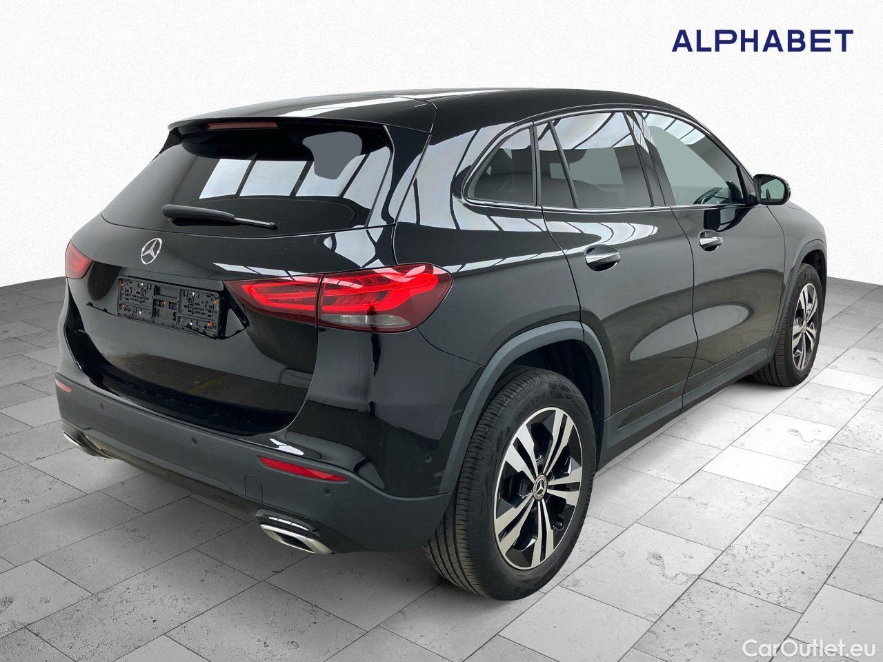 Mercedes  GLA 200 d 4Matic 8G-DCT Progressive Automatic Diesel  106 #4