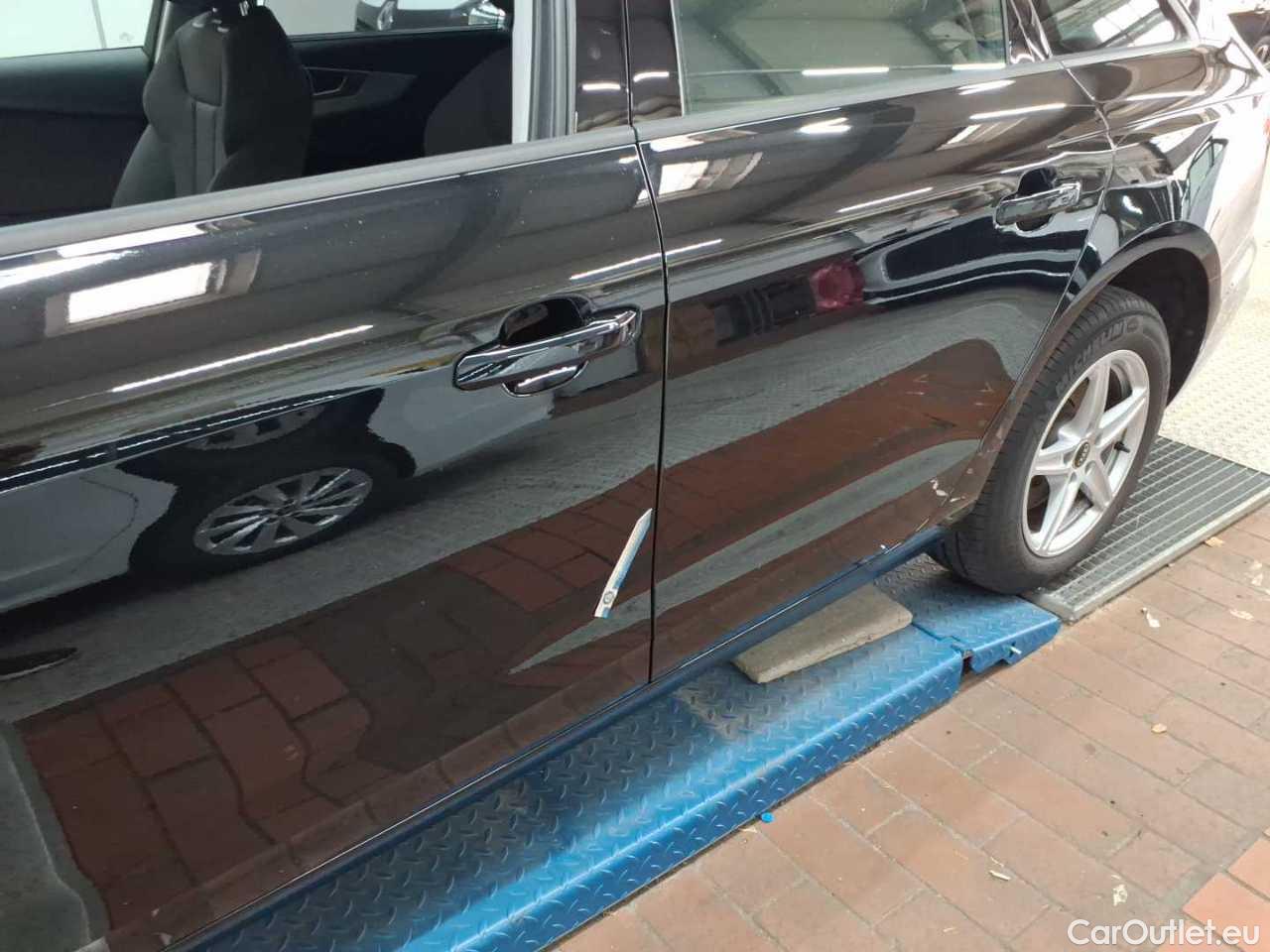 Audi  A4 Avant 30 TDI S tronic Automatic Diesel/Electric  88 #36