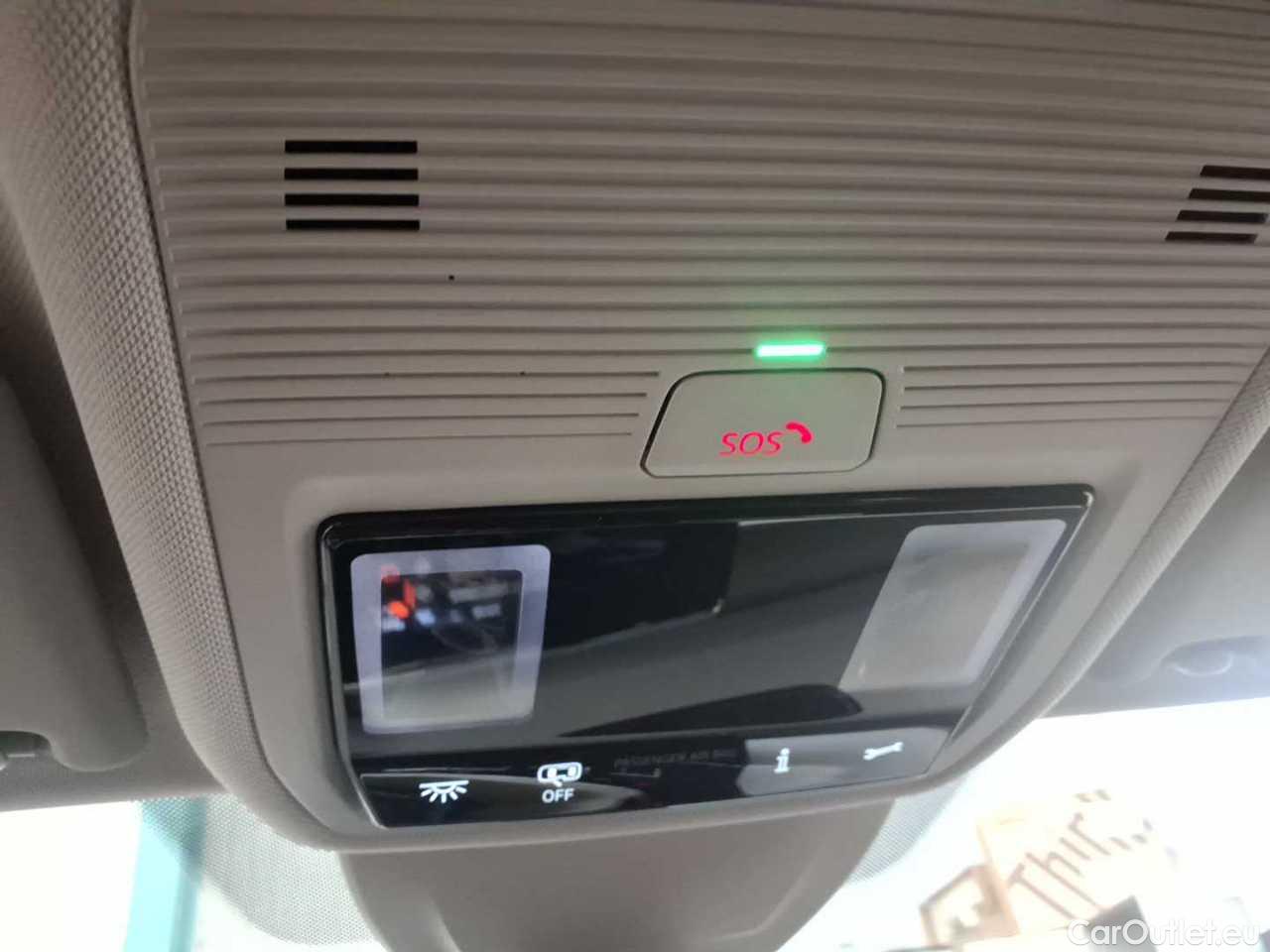 Volkswagen  Golf  Variant 2.0 TDI SCR DSG Life Automatic Diesel  96 #18